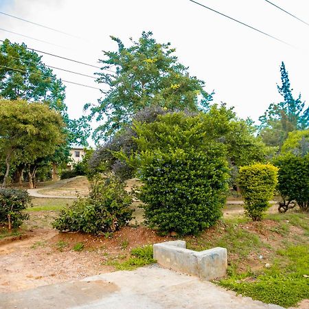 Sanctuary Aparthotel-Ac-Garden- Solar-Wi-Fi -Firepit-Park-Carport Lusaka Bagian luar foto