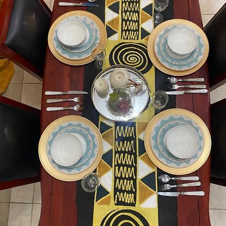 Sanctuary Aparthotel-Ac-Garden- Solar-Wi-Fi -Firepit-Park-Carport Lusaka Bagian luar foto