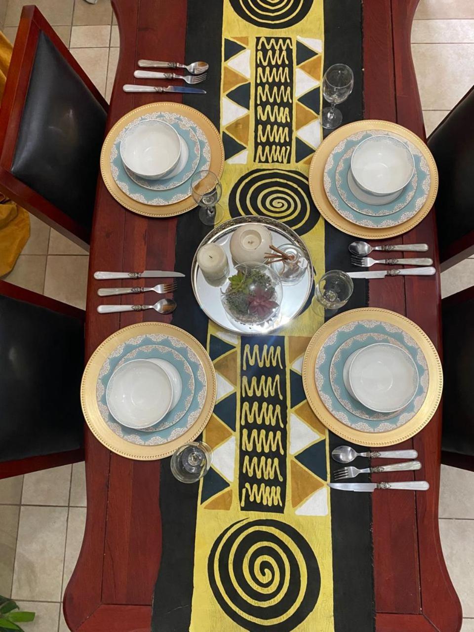 Sanctuary Aparthotel-Ac-Garden- Solar-Wi-Fi -Firepit-Park-Carport Lusaka Bagian luar foto